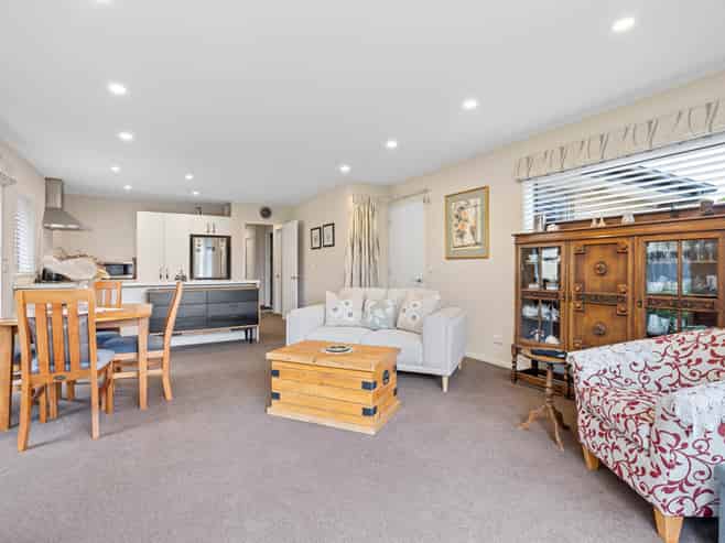 2/51 Barrington Street, Somerfield