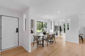 898A East Coast Road, Northcross