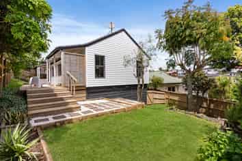 898A East Coast Road, Northcross