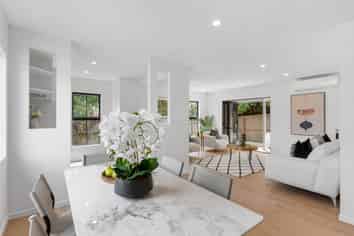 898A East Coast Road, Northcross