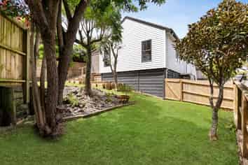898A East Coast Road, Northcross