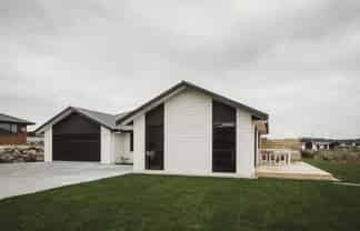 245 Parklands Avenue, Bell Block