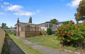 4 Peter Buck Road, New Windsor