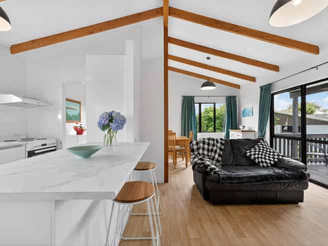 22b Bay Vista Drive, Red Beach