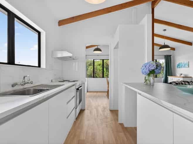 22b Bay Vista Drive, Red Beach