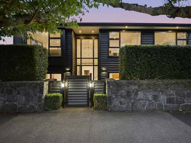 1 Weaver Avenue, Epsom