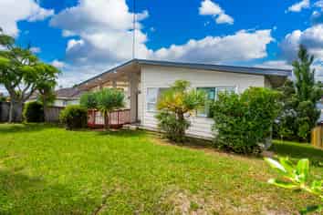 35 Triangle Road, Massey