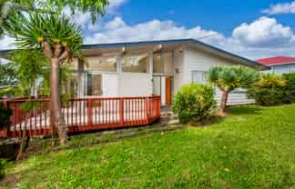 35 Triangle Road, Massey