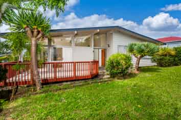 35 Triangle Road, Massey