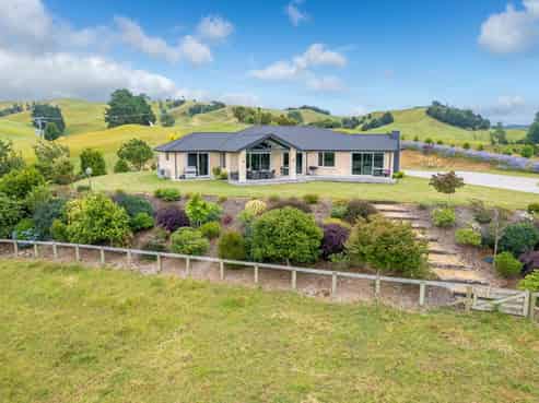 998 Limeworks Loop Road, Karamu