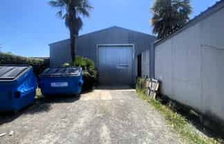 200sqm Ahuriri warehouse for lease