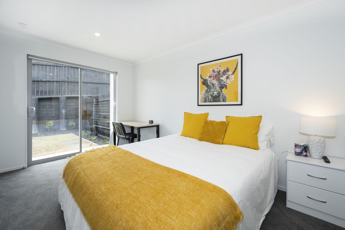 Modern Studio Rooms for Rent - View 3