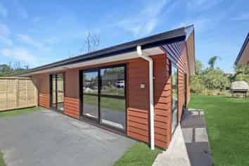 8 Winnie Close, Acacia Bay