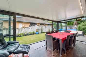 24 Riverholm Drive, Mangakakahi