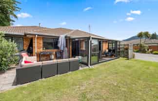 24 Riverholm Drive, Mangakakahi