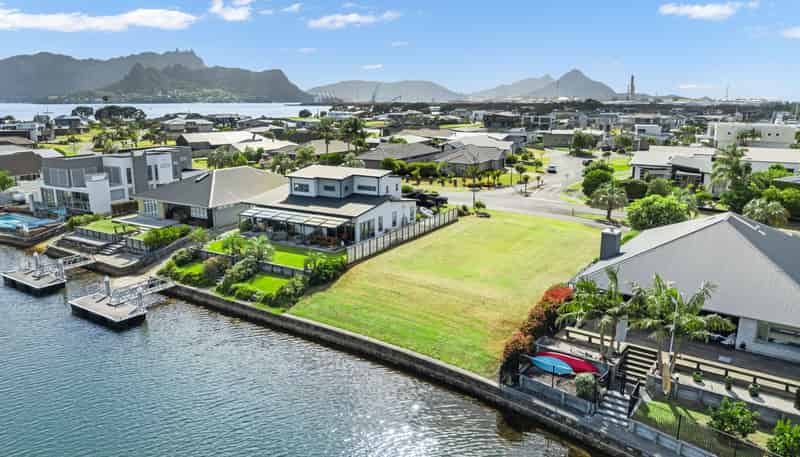 38 Mariners Haven, One Tree Point