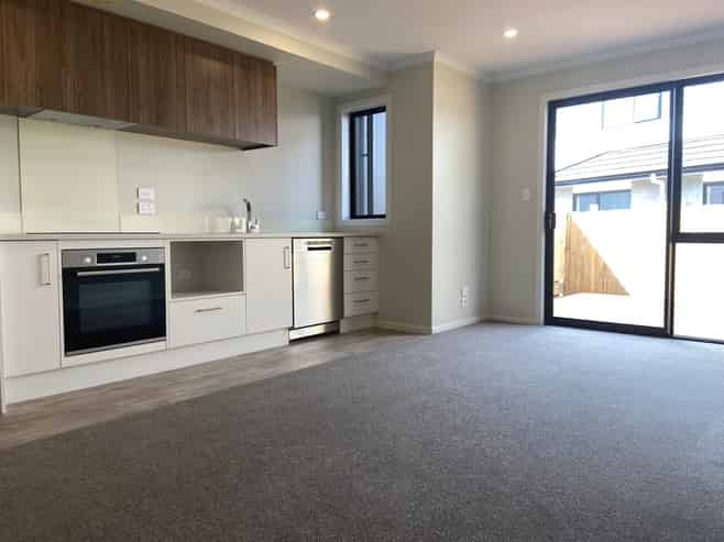 2/28 Rm B May Street, Hamilton East