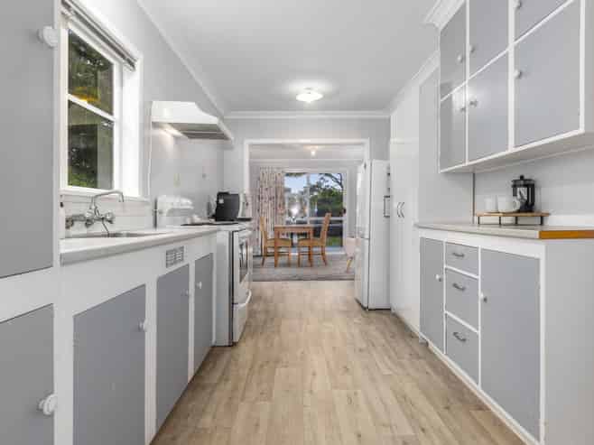 69 Bartholomew Road, LEVIN