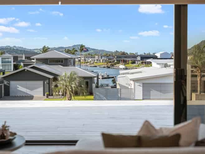 6 Ian Hopper Way, Pauanui