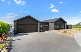 6 Ian Hopper Way, Pauanui