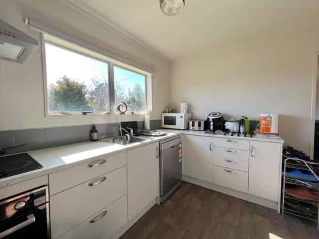 15 Lewis Street, Glenview