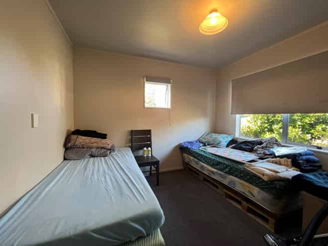 15 Lewis Street, Glenview