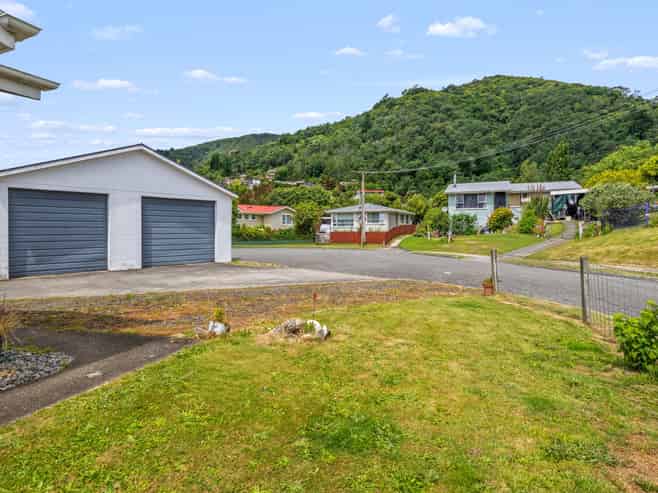 14 Wairau Road, Picton