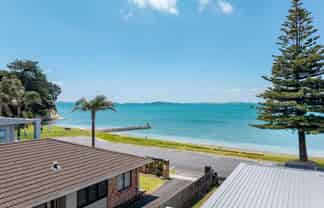 2/3 The Esplanade, Eastern Beach