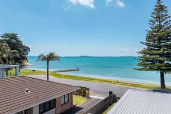 2/3 The Esplanade, Eastern Beach