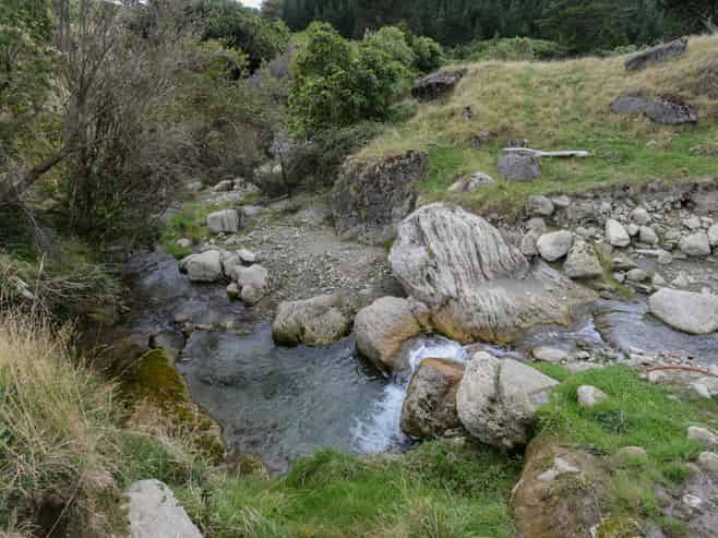 989 Ohurakura Rd, Te Pohue