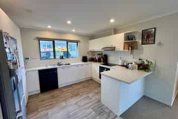 A/12 Grainger Road, Te Atatu South