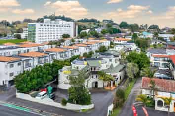 Freehold. Going Concern. Epsom.