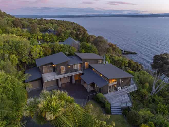 47 Whakamoenga Point, Acacia Bay