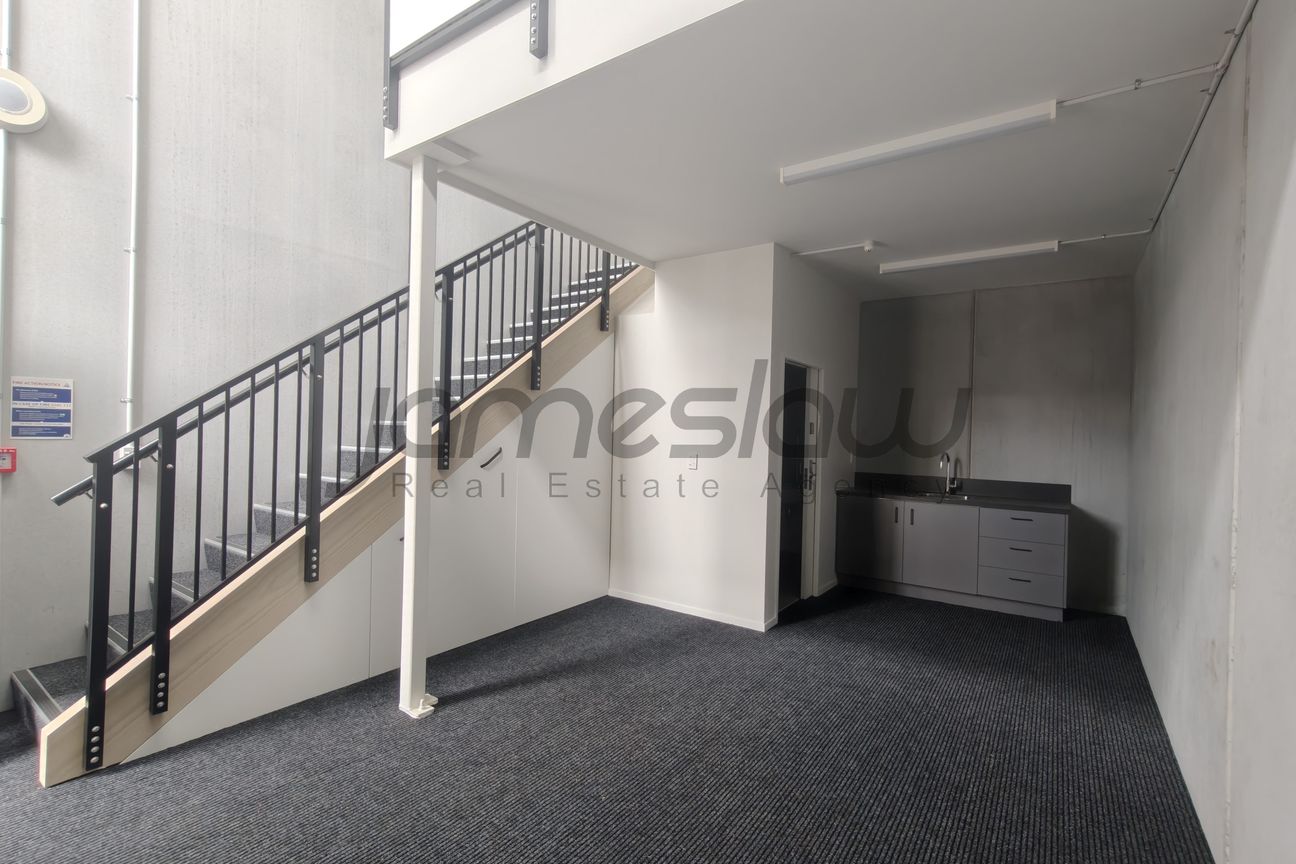 49sqm Workshop Unit with Office & Air Con - Widok 2
