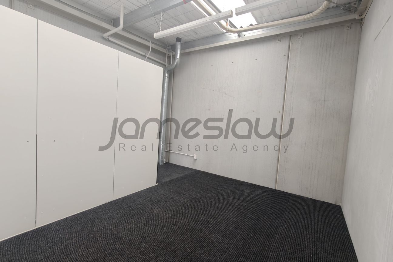 49sqm Workshop Unit with Office & Air Con - Widok 4