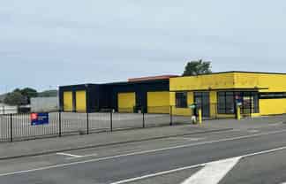 Versatile commercial property for lease