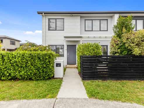 17 Biplane Street, Takanini
