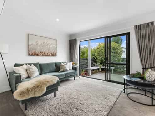 17 Biplane Street, Takanini