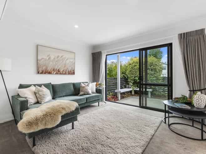 17 Biplane Street, Takanini