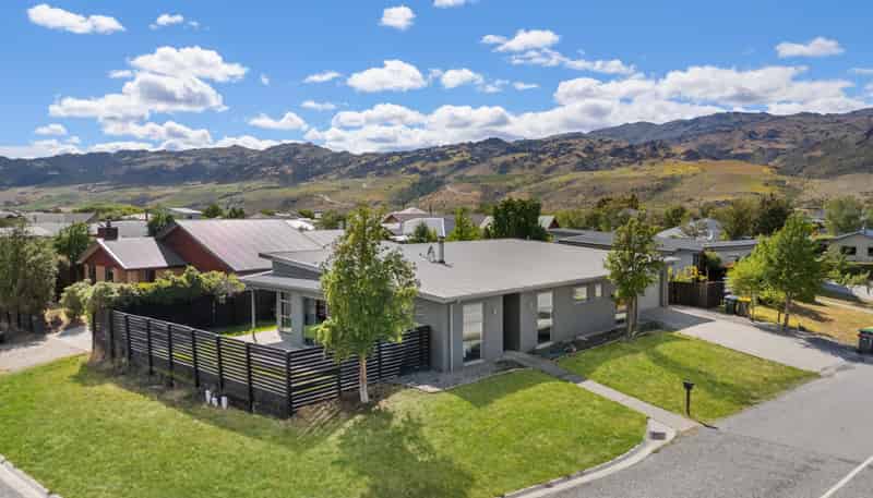 6 Missy Crescent, Mount Pisa