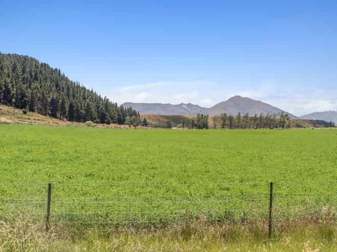 5/ Lake McKay, Luggate