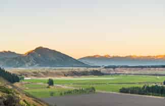 5/ Lake McKay, Luggate