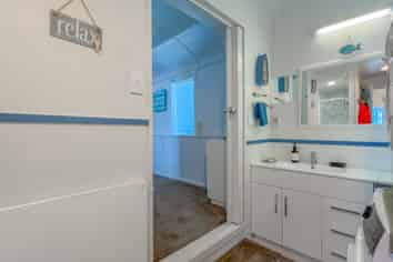 Tram 7 949 Thames Coast Road, Waikawau