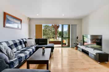 10 Waterside Crescent, Gulf Harbour