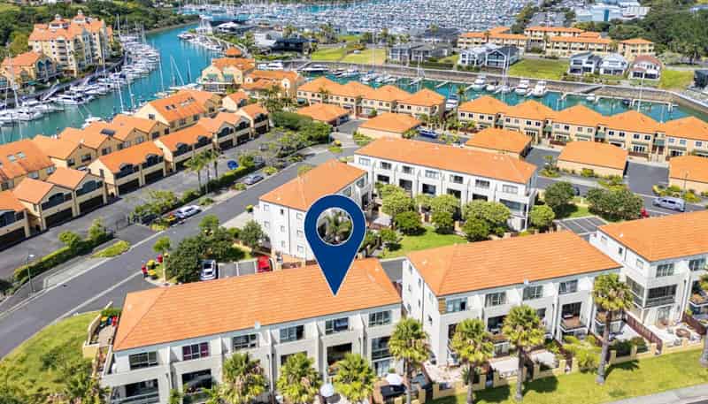 10 Waterside Crescent, Gulf Harbour