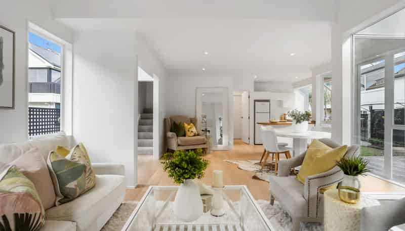 2/20 King Edward Parade, Devonport