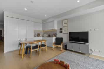 306/10 -12 Mackelvie Street , Grey Lynn