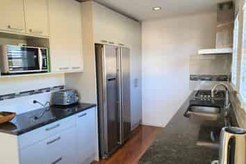 33 Preston Ave, Mount Albert