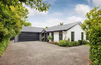 324A College Street, West End