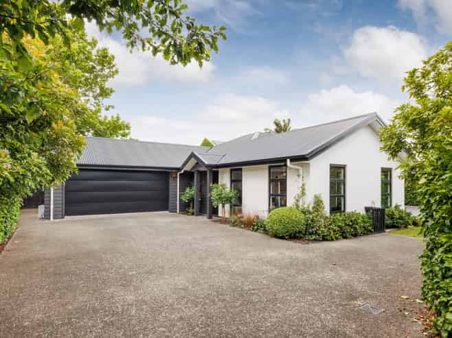 324A College Street, West End